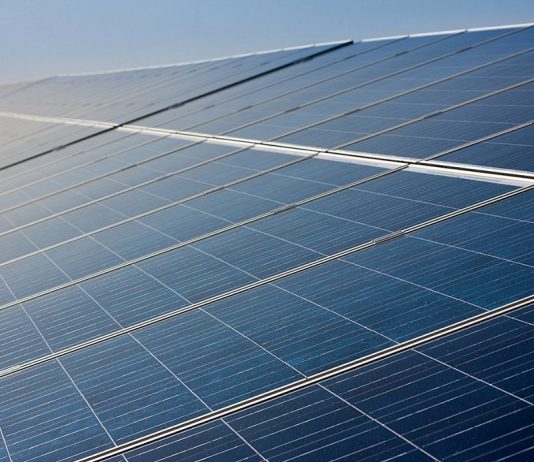 India kansellerer store kullkraftplaner – sol er billigere