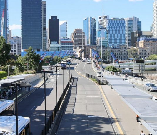 Australia lager “elektrisk motorvei” som blir helt gratis første året