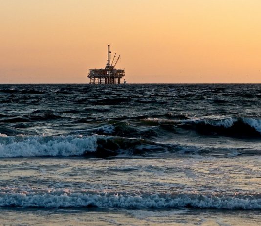 Dagbladet: Et flertall av nordmenn vil la oljen være i bakken