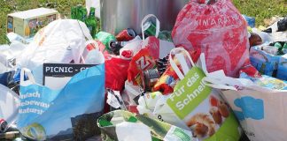 Nå får kommunene mindre penger for å samle inn plast