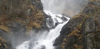 Energikommisjonen skal ha Verneplan for vassdrag i bunn