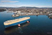 Her legger Grand Venus til kai i Oslo. Ombord er det 1.583 Teslaer