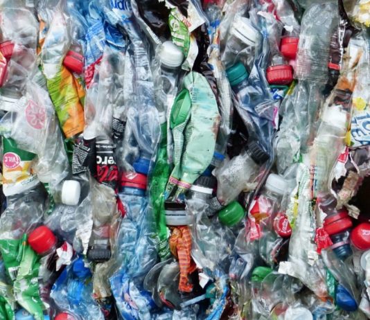 Kinas importstans av plastavfall er en hodepine for norsk avfallsbransje