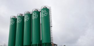 Tar verdenspatent: Vil gjøre farlig flyveaske om til vegsalt og gjødsel