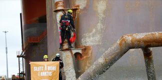 Greenpeace aksjonerte på oljerigg i Hammerfest