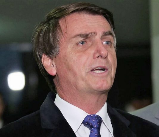 Bolsonaro anklager NGO´er for å sette fyr på regnskog