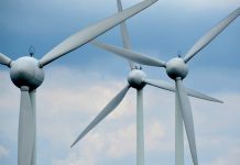 Nei, vindturbiner produserer ikke strøm bare 4 av 12 måneder i året