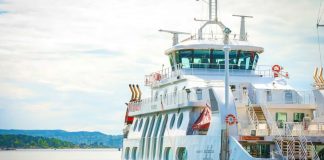 Her seiler Nesoddferga MS “Kongen” til Horten. Når den kommer tilbake går den på et 26 tonns batteri