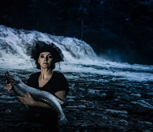 10 fluefiskere kjemper for villaksen med fotokalender