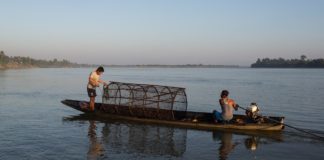 Kambodsja dropper demninger i Mekong