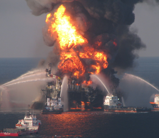 Skal finne ut hva som skjer med oljesøl i havet