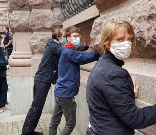 Extinction Rebellion aksjonerte flere steder i Stockholm i helgen