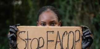 Total vil bygge oljerørledning i Uganda. Miljøaktivister kjemper knallhardt for å stanse dem