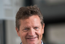 Tilbyr bankkort av resirkulert plast