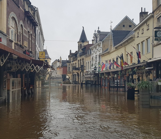 Over 150 flomofre i Mellom-Europa. Langsiktige klimatiltak mangler, hevder kritiker