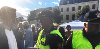 Lav polititoleranse: Greenpeace-aktivister bortvist i 48 timer fra Arendal etter Vedum-stunt