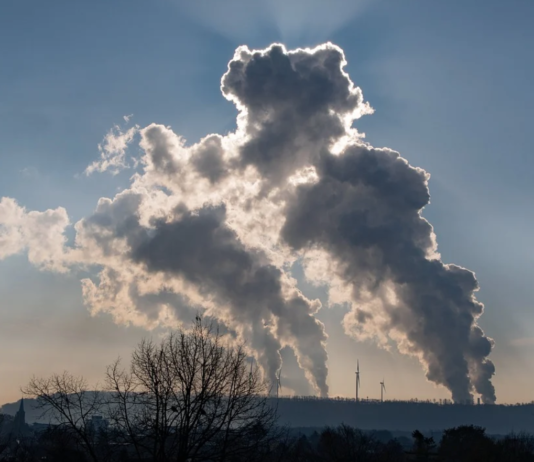 Analyse: Om 8 år vil verden ha brukt opp karbonbudsjettet for å nå 1,5 graders målet