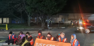 Klimaaktivister blokkerer ti oljeterminaler i Storbritannia