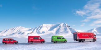 Verdens nordligste el-lastebil kjører på Svalbard