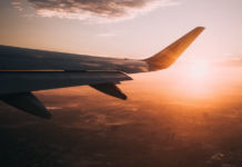 Aftonbladet-leder forsvarer charterturistene og vil ha billigere flybilletter