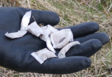 Alpinkjørere kaster søppel ut av heisene og i skibakken