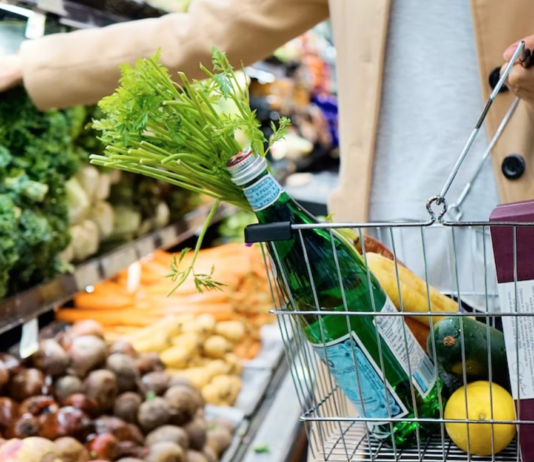 Hver norske husholdning kaster i snitt mat for 10 000 kroner i året