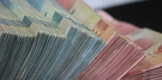 Avis: Gruvegiganten Glencore fløy bestikkelsespenger til Afrika med privatjet