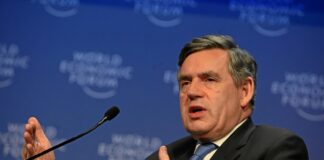 Tidligere statsminister i Storbritannia: Norge bør betale 50 milliarder i klimaavgift