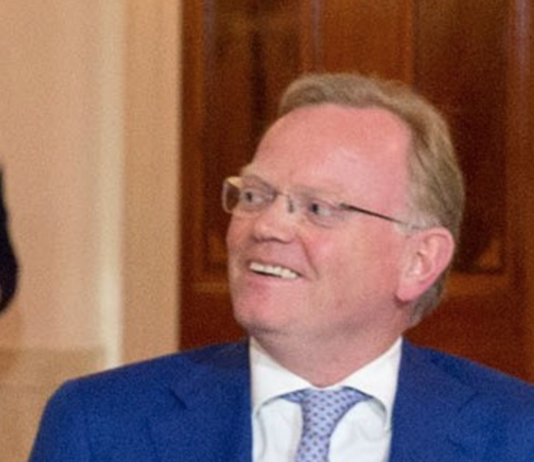 Finnes kjøpte 70.000 aksjer i Nordic Mining rett før Solberg-regjeringen åpnet for sjødeponi