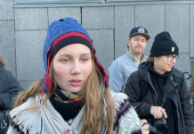 “Staten har brutt menneskerettighetene i to år, og går fri. Men unge samiske aktivister bøtelegges”