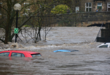 EUs miljøbyrå: Europa må forberede seg på katastrofale klimaeffekter Flom i Bradford, UK.