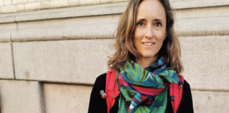 Rebellmammaer i Norge og Sverige protesterer: – Våre barn vil måtte betale dyrt for våre feil Mothers Rebellion Global.