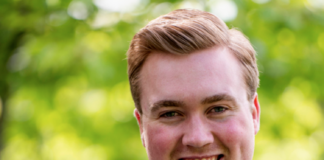 Unge Høyre vil drøfte om olje- og gassleting utenfor Lofoten skal tillates Håkon Snortheim.