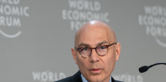 FNs menneskerettssjef roper varsku om dystopisk framtid Volker Türk.