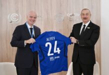 FIFA-sjefen på COP29: – Idrettens toppledere er klimahyklere på businessklasse