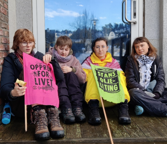 NÅ: Extinction Rebellion med Greta Thunberg krasjer utdelingen av nye oljelisenser