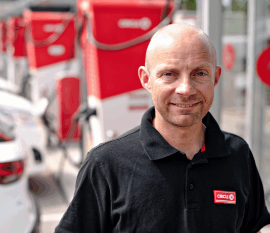 Bygger 52 nye ladestasjoner mellom Mosjøen og Alta