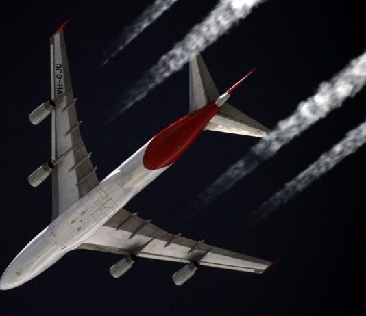 Antall flyreiser vil dobles fra nå til 2042 – klimamål er i fare